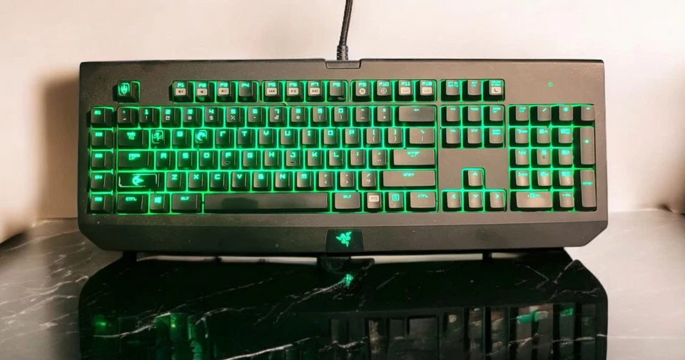 RAZER BLACKWIDOW ULTIMATE Wired MECHANICAL Green BACKLIT KEYBOARD RZ03-0038 - Image 1 of 1