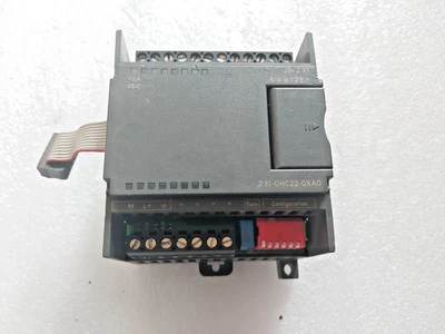 SIEMENS 6ES7231-0HC22-0XA0 S7-200 Analog Input Module 4pt, EM 231 - Image 1 of 4