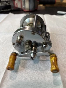 Vintage Pflueger Skilkast 1953 Levelwind Bait Casting Reel - Picture 1 of 6
