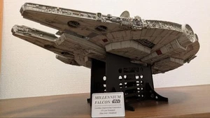 Revell Millennium Falcon Finished Mode - Picture 1 of 20