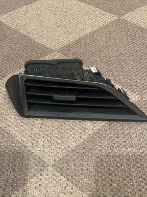 Subaru Crosstrek Impreza 2017-23 tablero central derecho AirVent 66110Fl000 OEM.  107 Foto 1 de 4