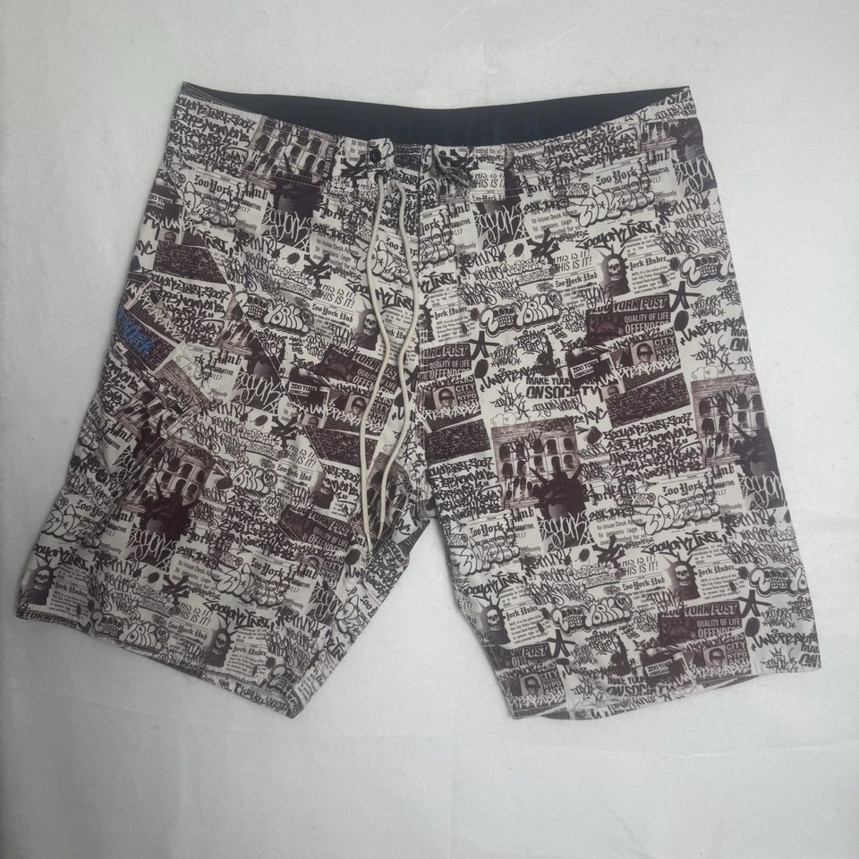 Pantalones Cortos de Natación ZOO YORK Graffiti Estampado de Periódico Para Hombres Talla 38 Patinador Foto 1 de 4