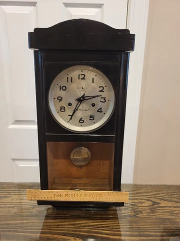 Vintage Mechanical 15 Day Wall Clock W/Pendulum & Key Asian Chang Chun Watch Co Cover