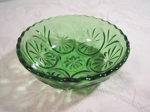 Vintage Round Anchor Hocking Spearmint Green Glass Dipping Bowl - 4-1/2" - Picture 1 of 5