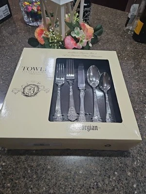 Towle Georgian 20piece 18/10 Stainless Steel Flatwear - Image 1 of 4