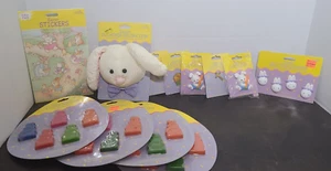 90er Gibson Ostern Lot, Aufkleber, Buntstifte, Anstecknadeln, Button Covers, Türabdeckung - Bild 1 von 23