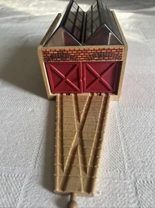 Thomas & Friends Wooden Train THE WORKS DOUBLE ENGINE SHED 1999 VGUC Clickety - Picture 1 of 8