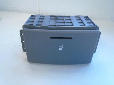 Consola portavasos trasero original Kia 84655 3E001CY Kia Sorento 2003-2006 gris Foto 1 de 4