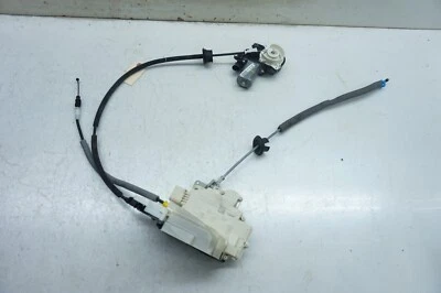 Actuador de cierre de puerta trasera izquierda Audi Q7 2017-2019 OEM con cierre suave Foto 1 de 4