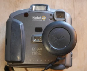Kodak Digital Science DC260 Zoom Camera-very early digicam - Picture 1 of 13