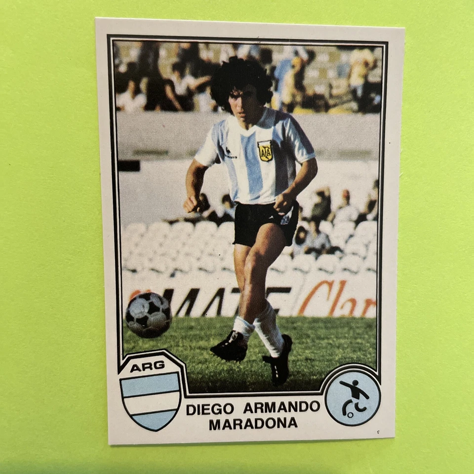 Original 1982 Image Sticker Panini Superstars Football Diego Maradona - Photo 1/2