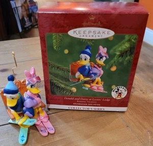 Hallmark Keepsake Ornament Disney Donald and Daisy Duck at Lovers' Lodge - Picture 1 of 6