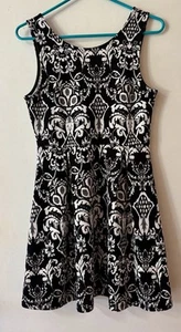 Millibon USA Black & White Floral Sleeveless Mini Dress Size Small/Medium - Picture 1 of 7