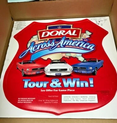 Doral Cigs Across America 1965 Mustang Promo Dos Caras Colgante 10 Letreros Estuche 1999 Foto 1 de 4