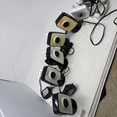 5 D-Link DCS-920 Securicam Wireless G Internet Cameras W Stands + 1 Infrared Cam - Image 1 of 4