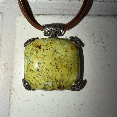 Collar colgante artesanal de plata de ley de jaspe verde cordón de cuero marcado K Thai Foto 1 de 3
