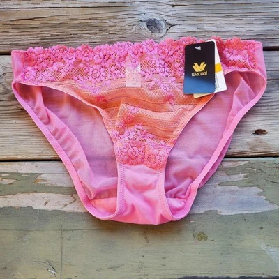 Wacoal 64391 Embrace Embroidered Pink Small Bikini Panty - Изображение 1 из 2