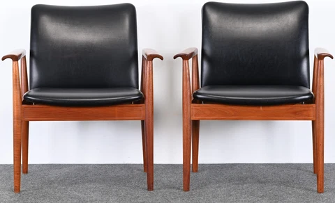 Finn Juhl Pair of Teak "Diplomat" Chairs Model 209, 1960s Cover