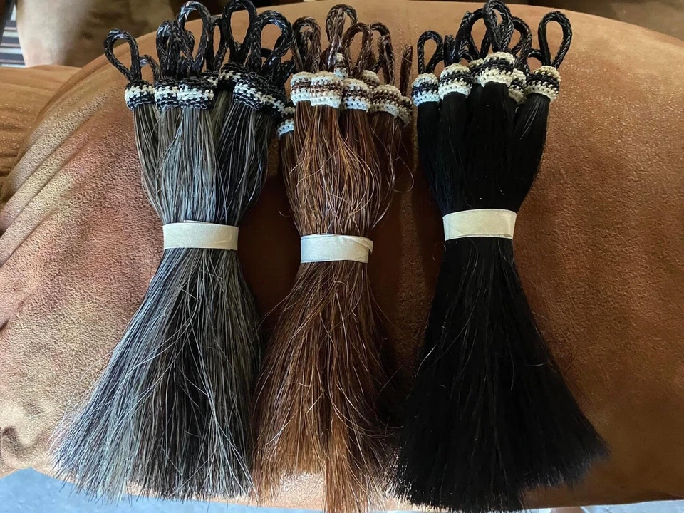 Borla Shoofly de 12” de largo con hermoso botón enganchado hecha a mano de crin de caballo Foto 1 de 1