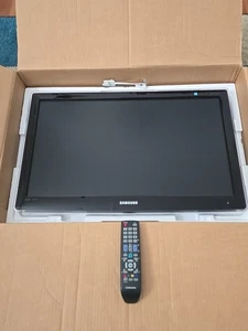 Samsung 27 Inch LCD HDTV Monitor P2770HD - Excellent Condition With Remote - Picture 1 of 10