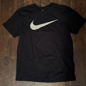 Nike M Black Logo T-Shirt “The Nike Tee” Athletic Fit Cotton Tee Swoosh Mens - Picture 1 of 6