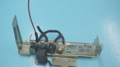 Mercedes-Benz 380SL R107 1985, válvula de vacío aire acondicionado  Foto 1 de 4