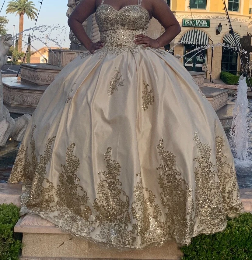 金色 Quinceanera 连衣裙 XL 码亮片/亮片图案  — 第 1/4 张图片