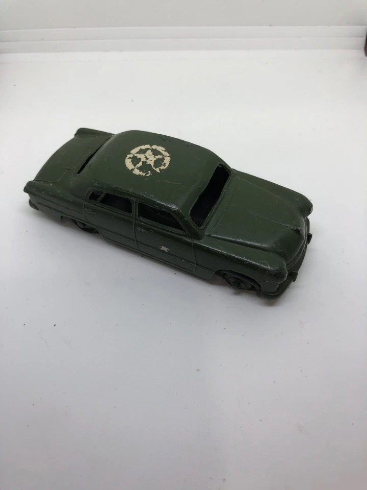 DINKY Meccano 139 m FORD FORDOR SEDÁN emisión de exportación ejército de EE. UU. coche exportación 1952 Foto 1 de 4