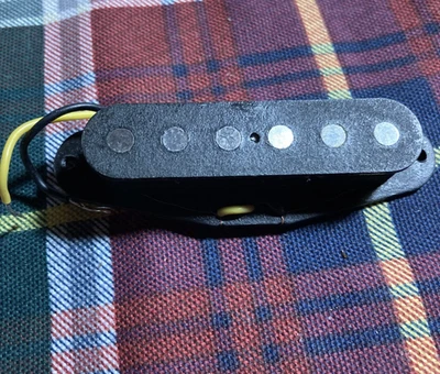 Pastilla central de guitarra Fender Mustang Alnico bobina única negra, 6 k ~ DSA1M Foto 1 de 3