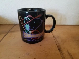 Peanuts Snoopy Mug United Feature Syndicate DENZ SMUEB_05 Black - Picture 1 of 4