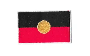 Aboriginal Flag Iron on Embroidered Patch Fabric Badge Australia 3.5cm x 6cm - Foto 1 di 1