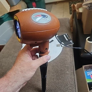 NE Patriots NFL HouseProjectionLight IndoorOutdoor~Fußball~Bewegung getestet funktioniert - Bild 1 von 7