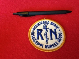 PARCHE VINTAGE ASOCIACIÓN DE ENFERMERAS MISSISSIPPI EXCELENTE ESTADO EE. UU. AÑOS 70 80  - Imagen 1 de 2