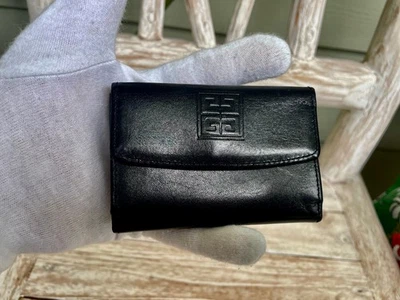 Auténtica Cartera Pequeña de Cuero Doble Pliegue GIVENCHY Logo Negra con Moneda a Presión UNISEX Foto 1 de 4