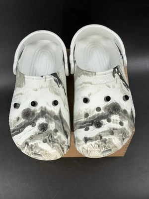 Nuevo Zueco Clásico Mármol Crocs Mujer’s Talla 7 Hombre’s 5 Unisex Jibbitz Embellecido Foto 1 de 4