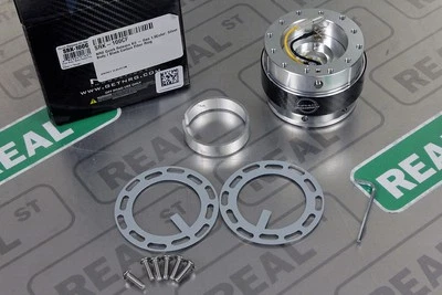 Kit de liberación rápida de volante NRG Gen 1.5 carrocería plateada anillo de fibra de carbono negro Foto 1 de 4