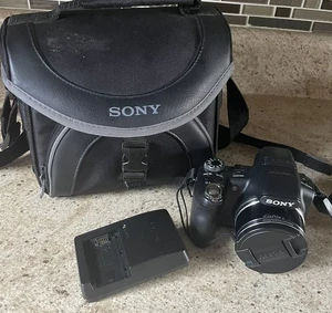 PARTS ONLY ‼️ SONY CYBERSHOT DSC-HX1 DIGITAL CAMERA 9.1 MEGAPIXEL 20 ZOOM READ - Picture 1 of 14