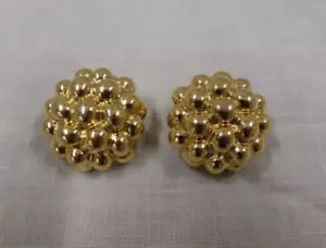 Vintage Signed CINER Gold Tone Clip-On Womens Earrings - Picture 1 of 4