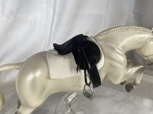 Sillín multiusos negro escala CM 1:9 (tamaño pony) para más pequeño tradicional - Imagen 1 de 8