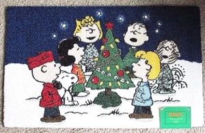 Peanuts Gang Christmas Accent Rug 20" x 32" Singing Around Christmas Tree New - Picture 1 of 1