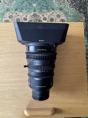 Lente Sony Serie G 18-110 mm f/4 E PZ Power Zoom G OSS SELP18110G - Vidrio perfecto Foto 1 de 4