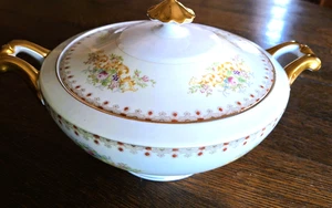 Meito  Japan  Covered Serving Dish  Porcelain Pink Florals with Red Accents - Picture 1 of 8
