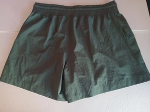 Old Navy Stretch Tech Shorts Damen Medium grün hoher Bund schnell trocknend 5" Schrittlänge - Bild 1 von 6