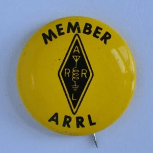 Vintage ARRL (American Radio Relay League) Member Round 1" Yellow Pin Button5 - Picture 1 of 2