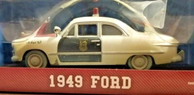 Greenlight 1949 Ford 1:43 Diecast Tijuana Border Patrol Car (Weathered) 86191 - Image 1 of 4