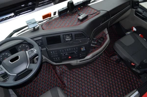 LKW Fußmatten Tunnelabdeckung  Schwarz/Red   passend für  MAN TGX ab 2021 - Bild 1 von 4