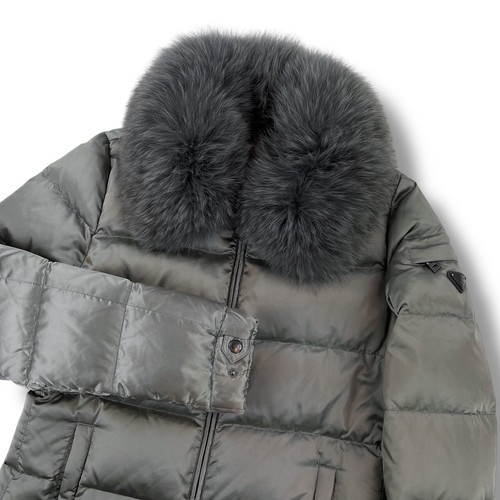 Cappotto donna Prada argento blu pelliccia di volpe collo puffer