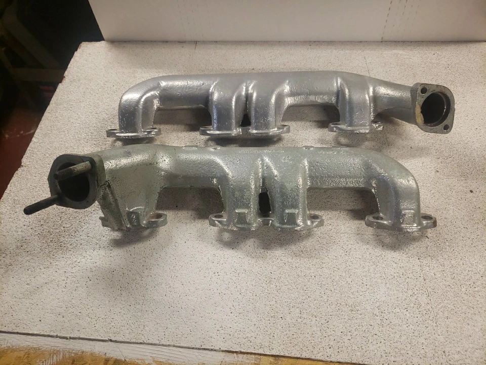 Colectores de escape dobles bloque Y Ford ECJ-9431A, ECH-9430-A 1957 FORD THUNDERBIRD  Foto 1 de 4