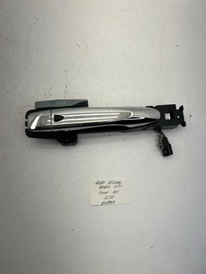 Manija de puerta delantera derecha Nissan Rogue 2020 2,5 L OEM. Foto 1 de 4
