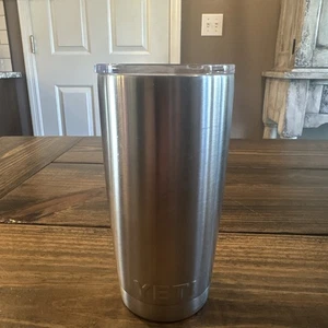 Yeti Rambler Tumbler Straw Cup Mug 20 oz Silver Stainless Steel Insulated w/ Lid - Picture 1 of 5